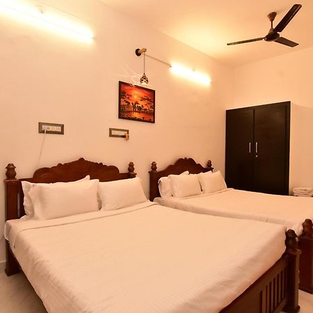 Chez Linda Home Stay Пондичери Екстериор снимка