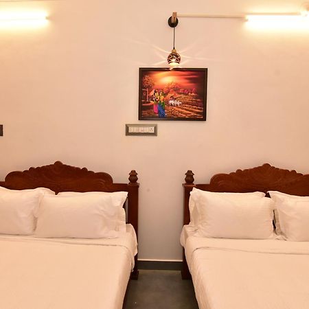 Chez Linda Home Stay Пондичери Екстериор снимка