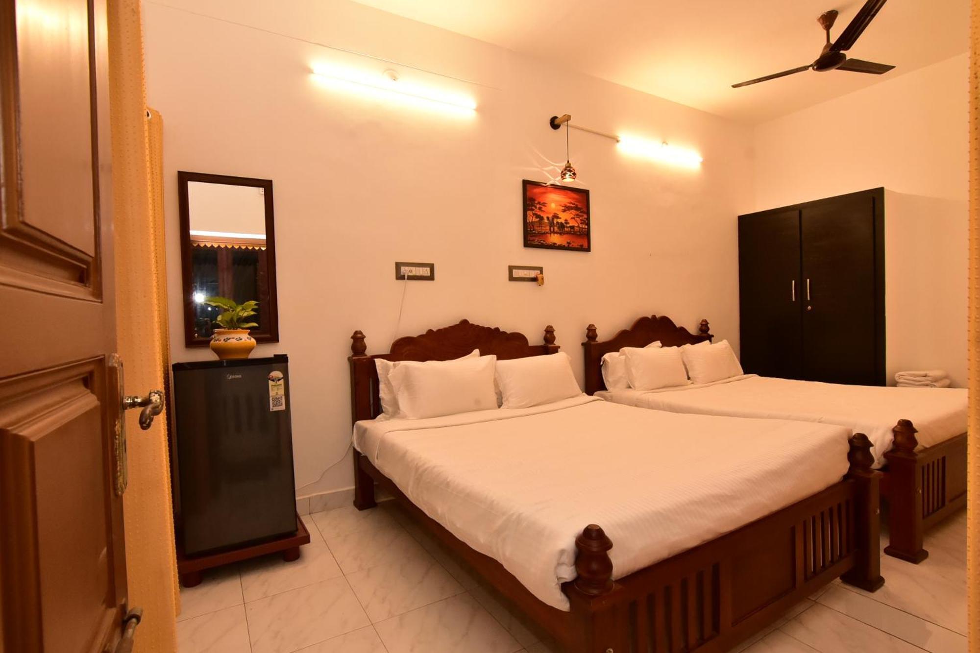 Chez Linda Home Stay Пондичери Екстериор снимка