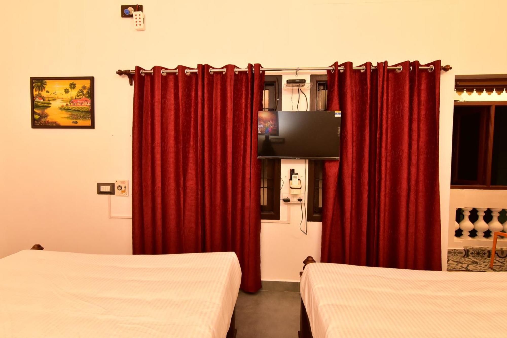 Chez Linda Home Stay Пондичери Екстериор снимка